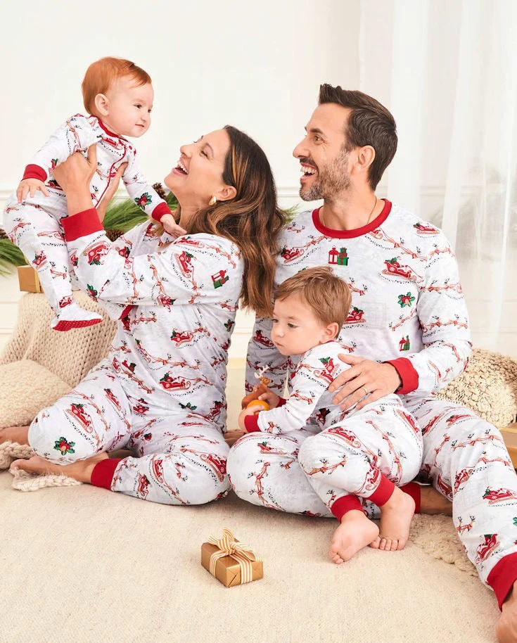 Christmas Elk Sleigh Print Matching Family Christmas Pajamas - Image 3