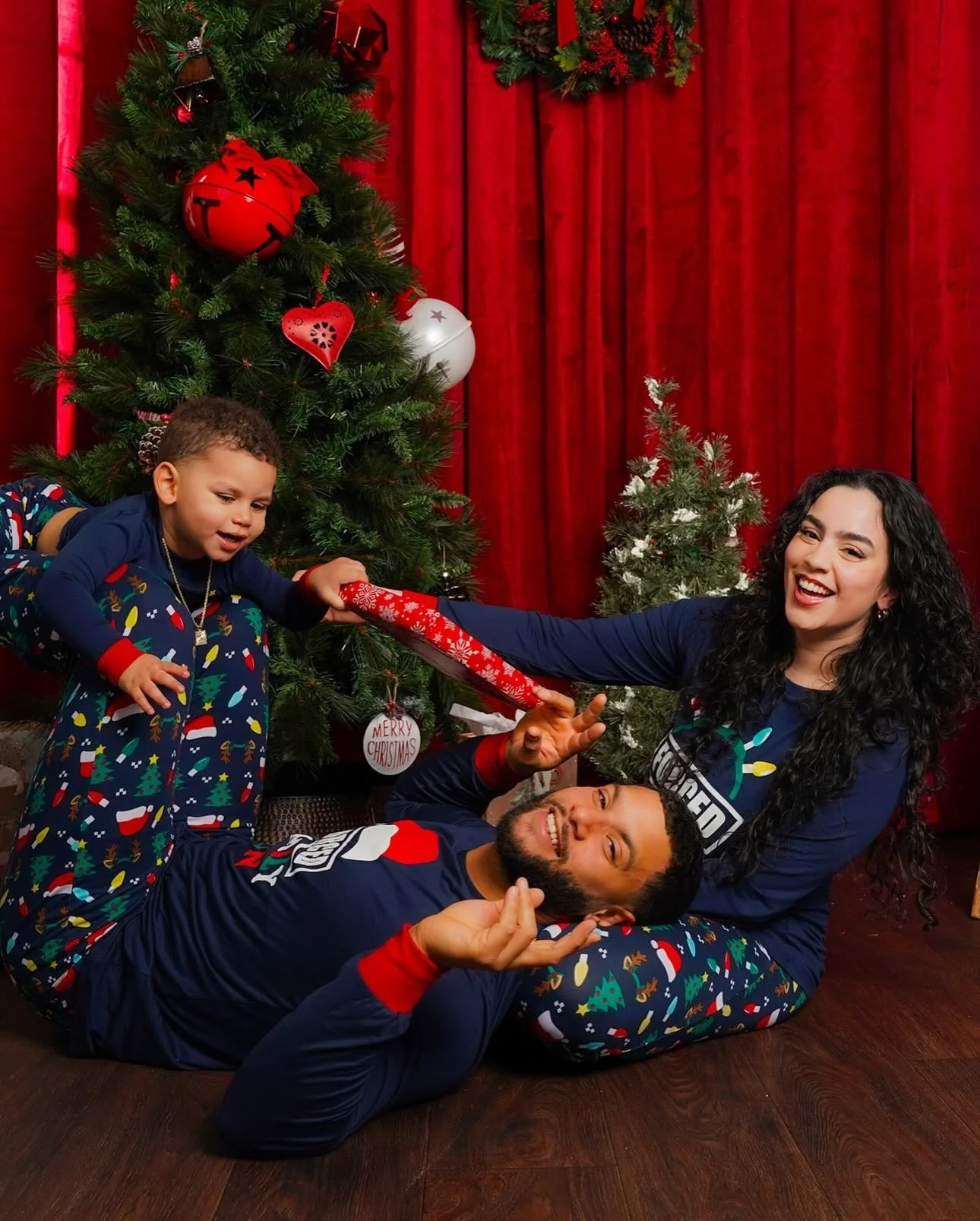 Classic Santa Hat Print Matching Family Christmas Pajamas - Image 2
